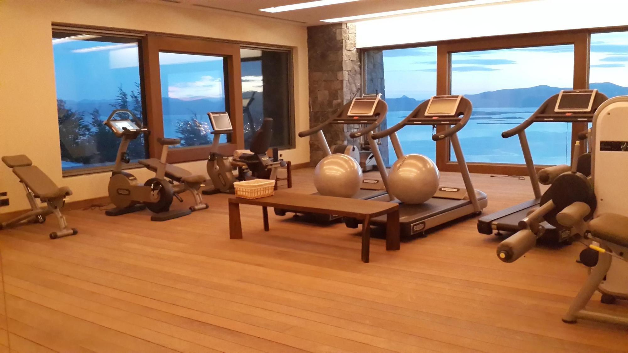 Arakur Ushuaia Resort & Spa Dış mekan fotoğraf A gym at a hotel