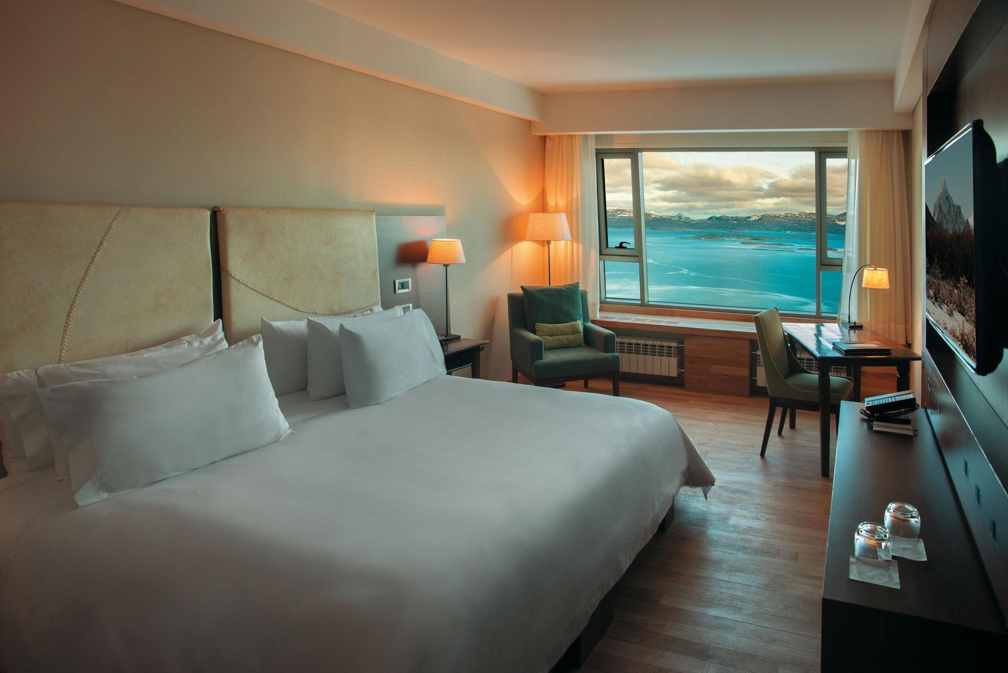 Arakur Ushuaia Resort & Spa Dış mekan fotoğraf A room at the hotel