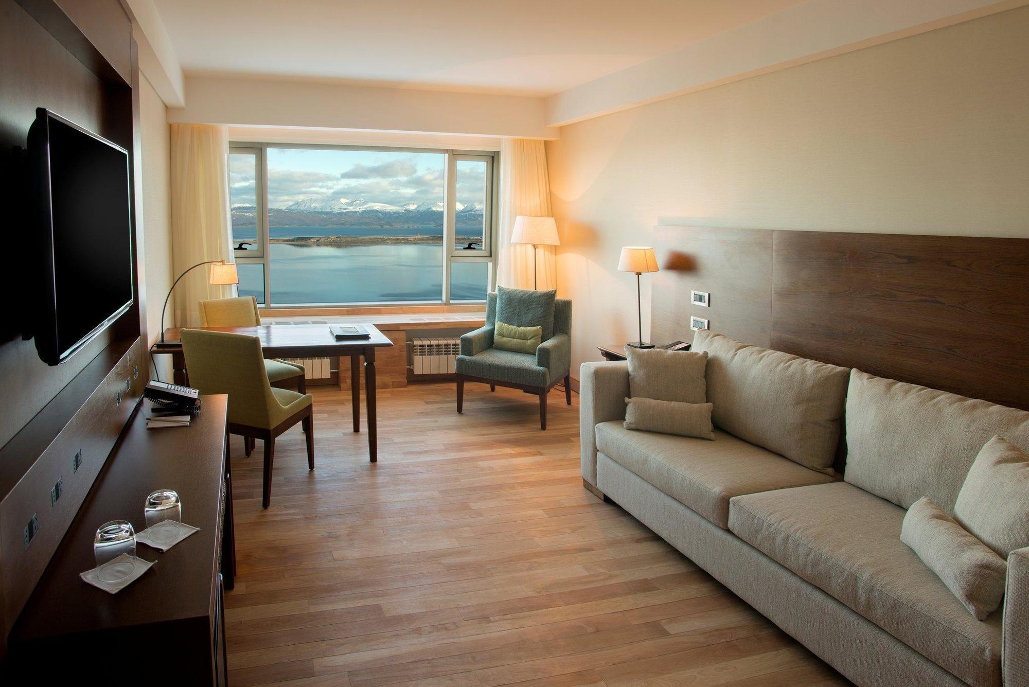Arakur Ushuaia Resort & Spa Dış mekan fotoğraf A room at the hotel